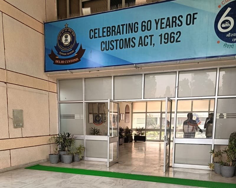 Excessive Discretion of Customs Officials: Delhi High Court Calls for Review of Baggage Rules to Prevent Harassment of Travelers gold jewellery seized at airport best advocate customs